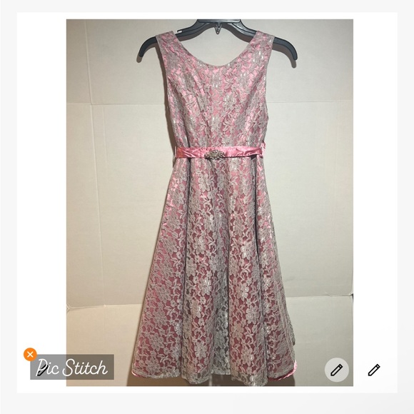 Size 14 Elegant Pink Lace Kids Formal Dress - Picture 1 of 1